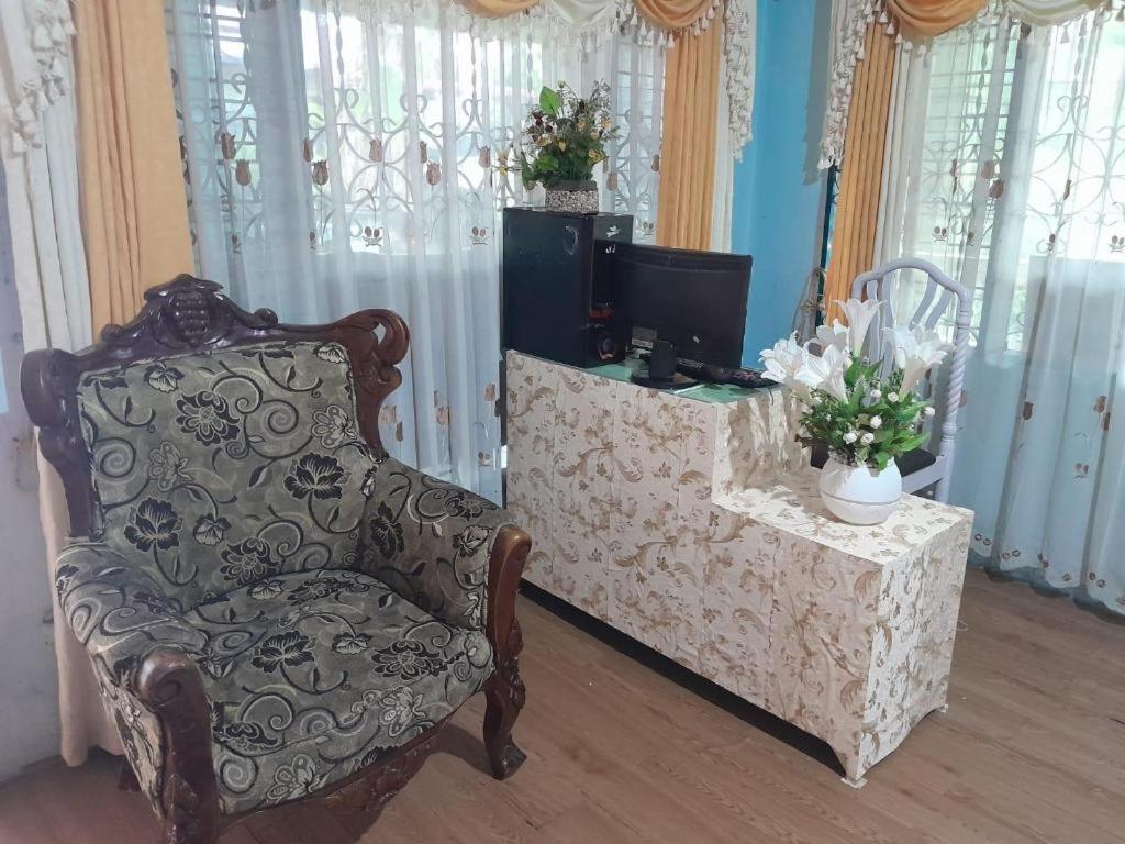 Oyo 91477 Fazira Home Stay Syariah Sibolga Exterior foto