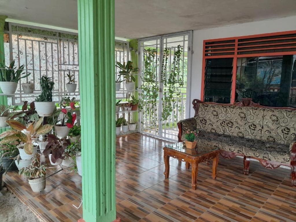 Oyo 91477 Fazira Home Stay Syariah Sibolga Exterior foto