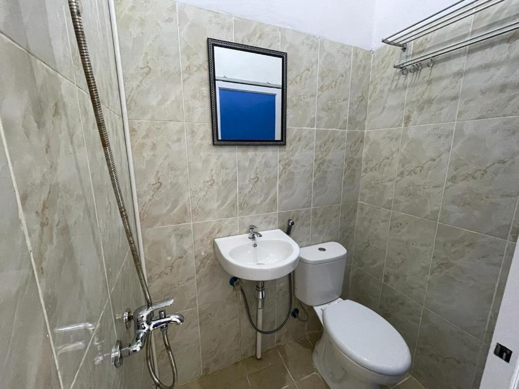 Oyo 91477 Fazira Home Stay Syariah Sibolga Exterior foto